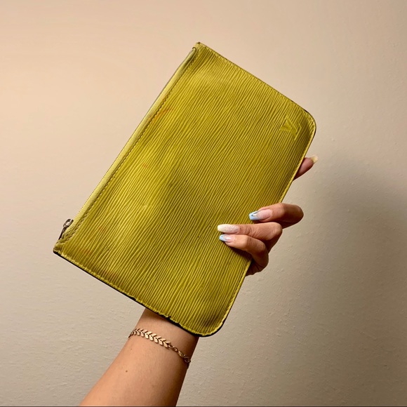 SOLD Louis vuitton epi pouch wrist wallet - Picture 2 of 15